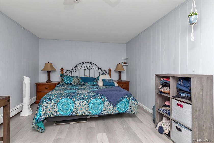 Oceanside - This charming high-ranch home sits on a quiet - photo 16