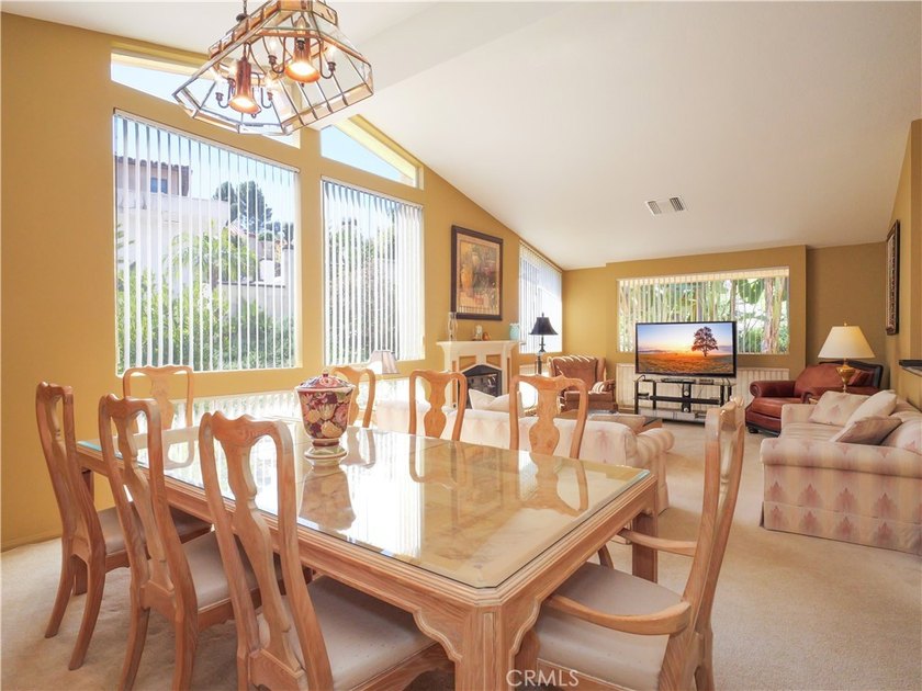 Located on one of the most prestigious streets in the Miraleste - photo 16