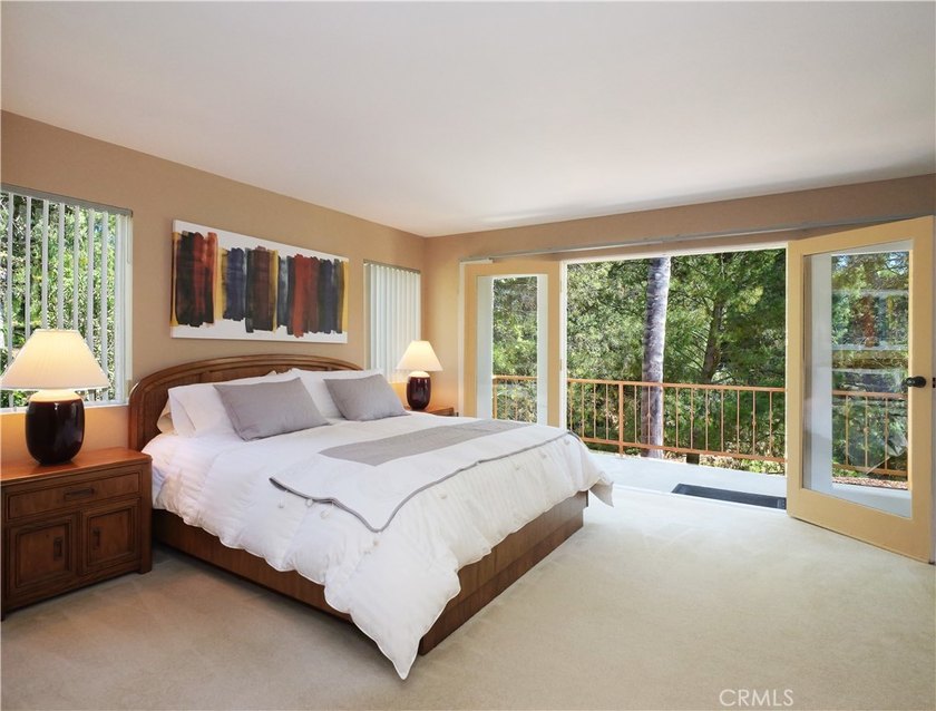 Located on one of the most prestigious streets in the Miraleste - photo 29