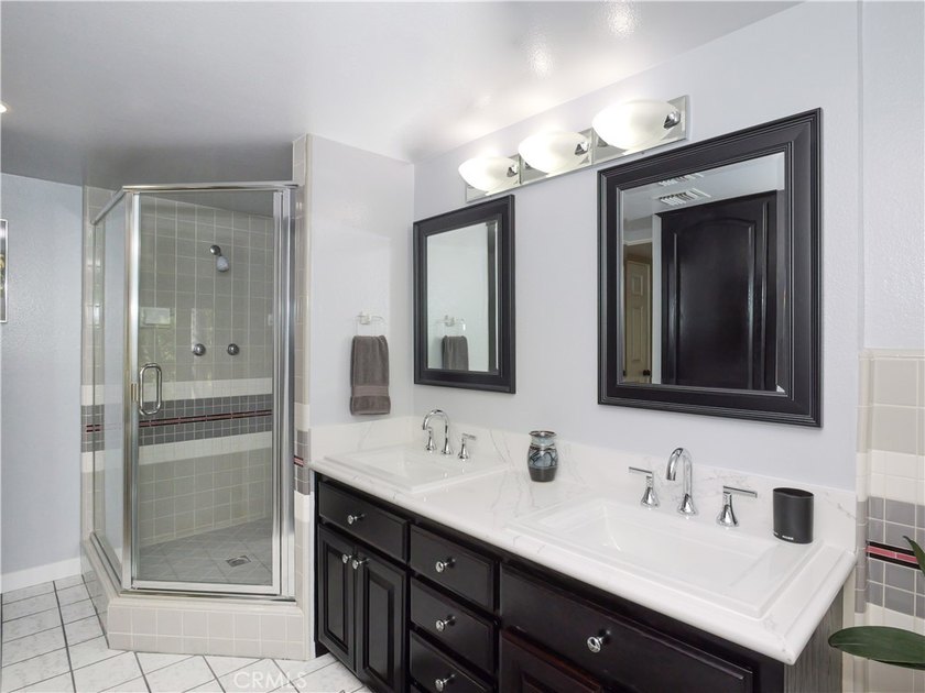 Located on one of the most prestigious streets in the Miraleste - photo 31