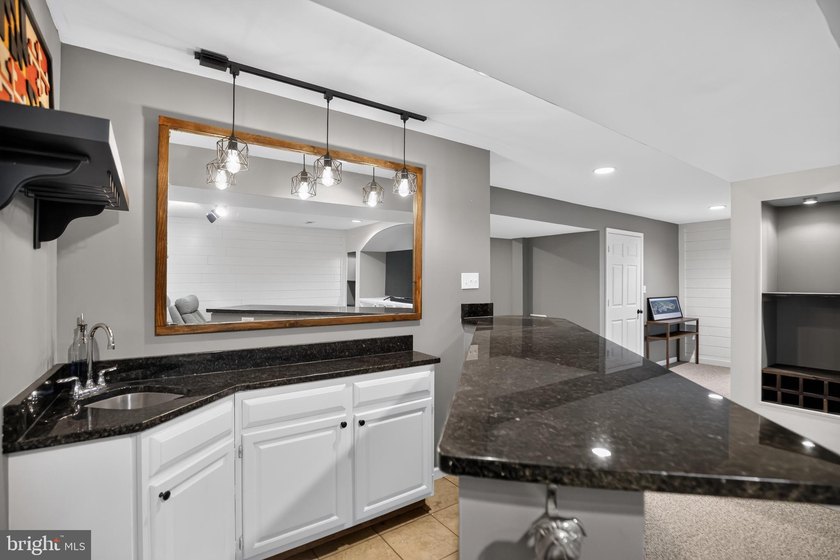 Welcome to 6801 Lake Point Overlook in the highly sought-after - photo 33