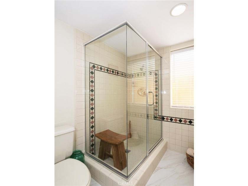 Located on one of the most prestigious streets in the Miraleste - photo 39