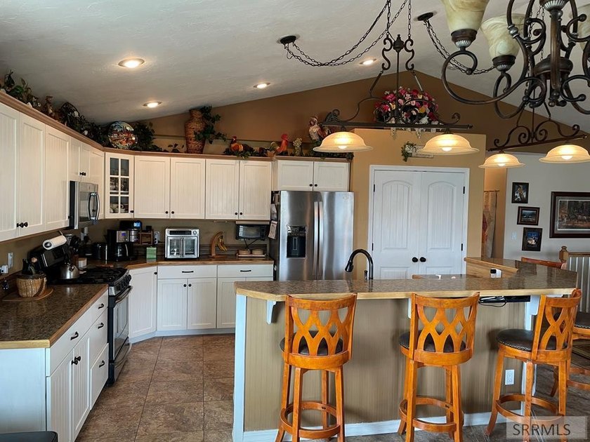 This 3132 sq ft 4 bedroom 3 bath Ranch style home with a walk - photo 22