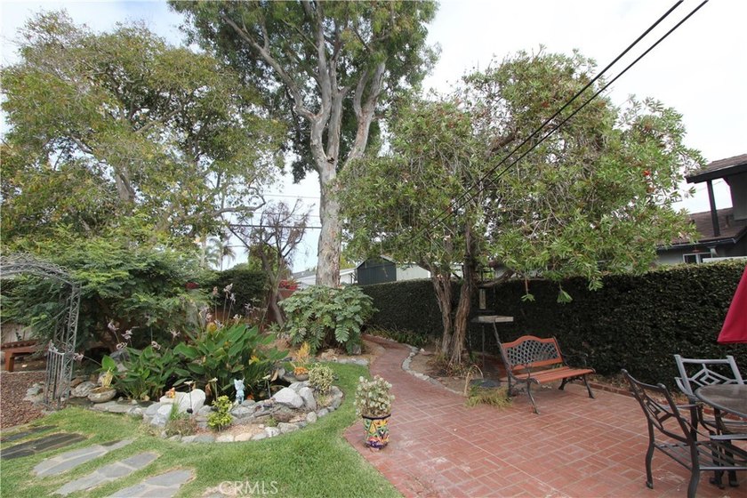 Nestled within one of Huntington Beach's original and most - photo 10