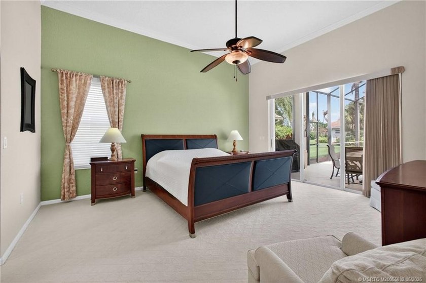 Lovely 4-bedroom, 3-bath, 3-car garage home in the prestigious - photo 12