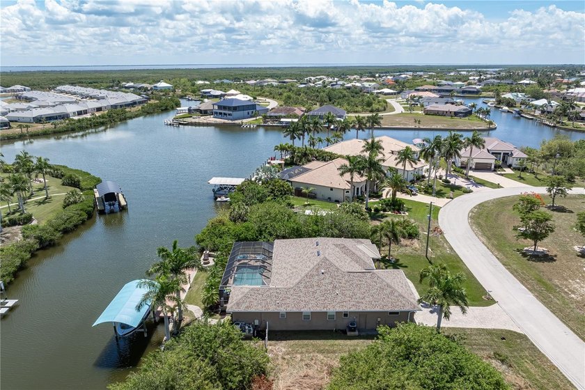 SAILBOAT ACCESS POOL HOME IN SOUTH GULF COVE W/50FT DOCK &amp; 12 - photo 11