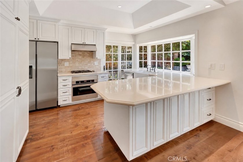 Welcome to 1807 Port Tiffin! This charming home offers high - photo 7