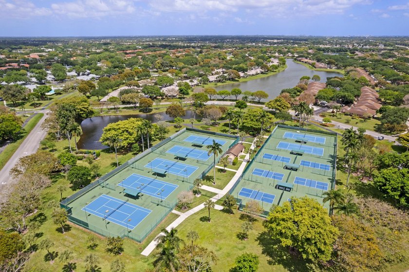 ABSOLUTELY GORGEOUS WATERFRONT VILLA | PRESTIGIOUS 55+ COMMUNITY - photo 22