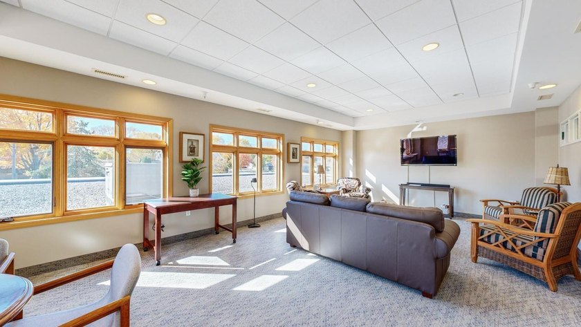 Make this fabulous lake-view condo yours today! Top floor - photo 31