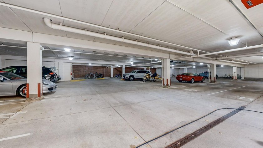Make this fabulous lake-view condo yours today! Top floor - photo 36