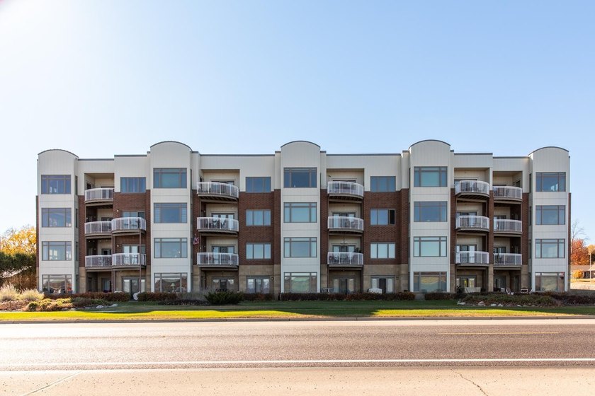 Make this fabulous lake-view condo yours today! Top floor - photo 39