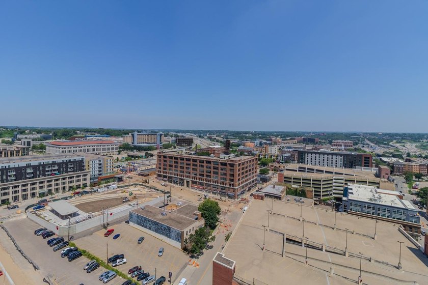 Soaring above the city on the 23rd floor, this refined 2-bedroom - photo 20