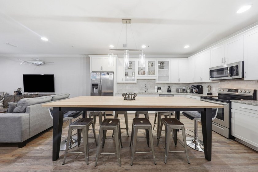 Welcome to Driftwood Townhomes, where coastal living and - photo 32