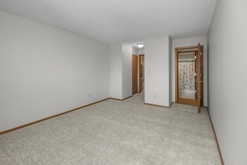 Soaring above the city on the 23rd floor, this refined 2-bedroom - photo 32