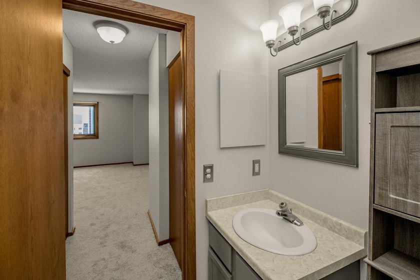 Soaring above the city on the 23rd floor, this refined 2-bedroom - photo 34