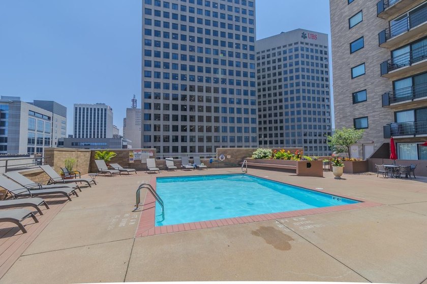Soaring above the city on the 23rd floor, this refined 2-bedroom - photo 37