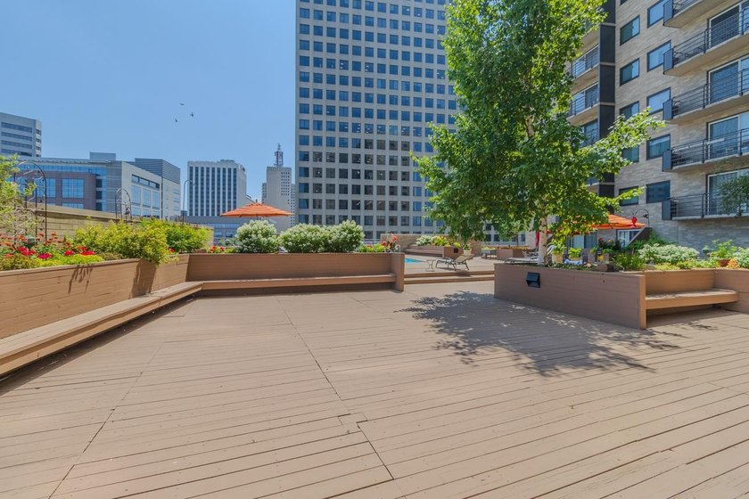 Soaring above the city on the 23rd floor, this refined 2-bedroom - photo 41