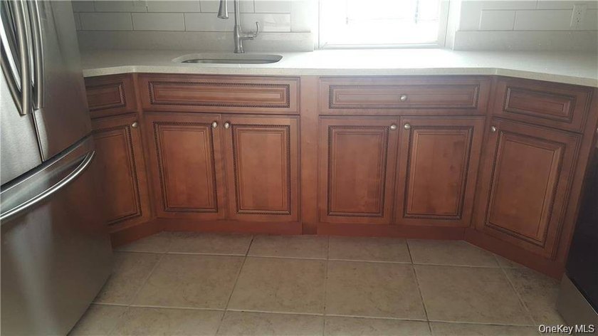 Large three family investment property. Two of the units are - photo 3