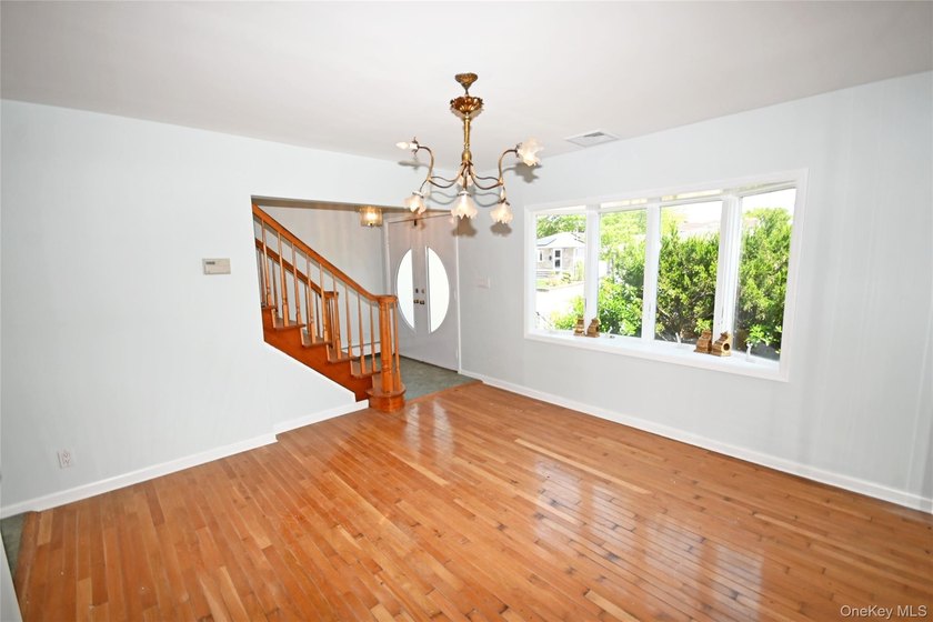 Spacious 4-Bedroom, 2-Bath Home in the Heart of Wantagh Welcome - photo 9