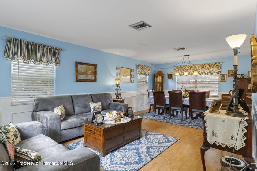3/2/2 Home - NO HOA - NOT IN A FLOOD ZONE - BEAUTIFULLY - photo 9