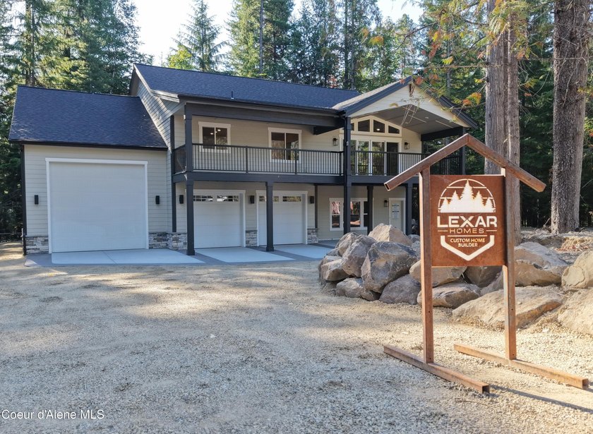 Beautiful New Home, Just completed with 3641+/-sq ft, this Multi - photo 2