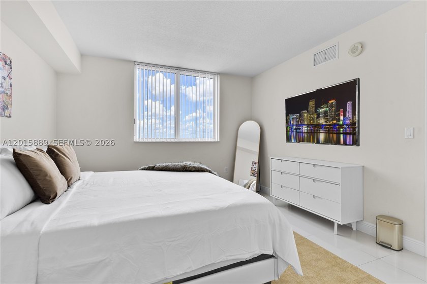 Discover the perfect blend of luxury, comfort, and convenience - photo 13
