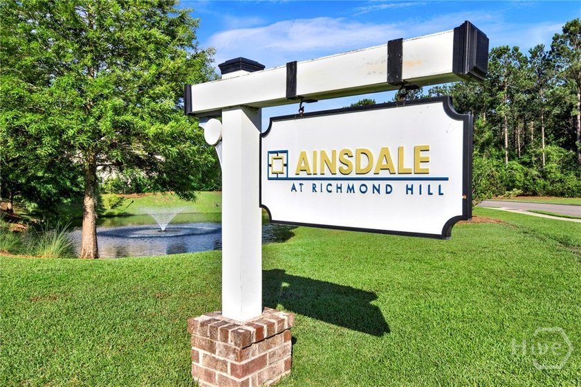 Townhome in one of the nicest areas of Richmond Hill. Freshly - photo 4