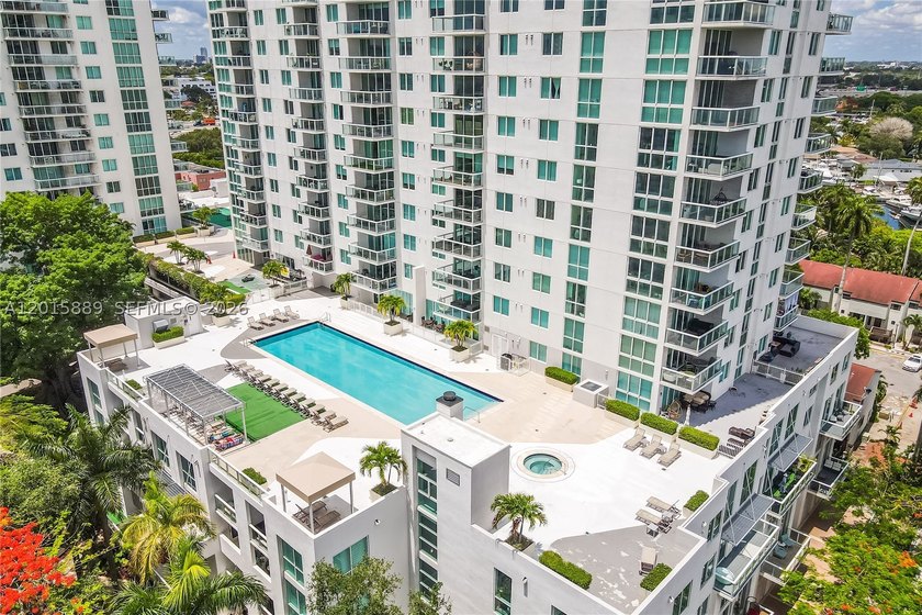 Discover the perfect blend of luxury, comfort, and convenience - photo 29