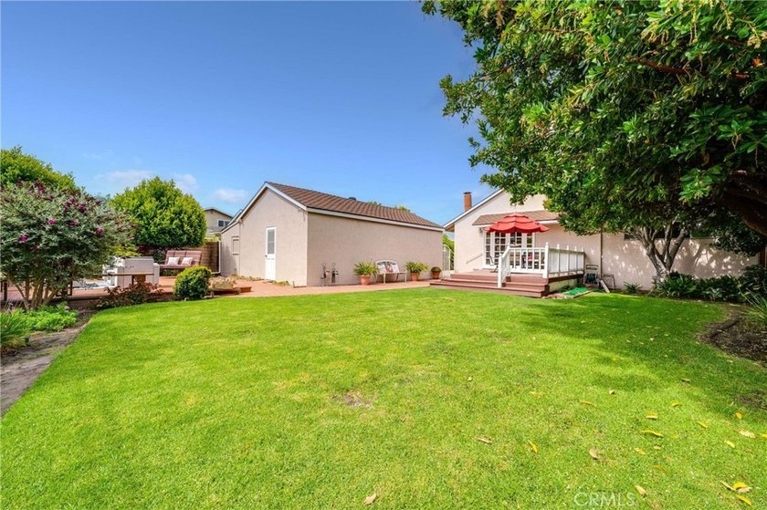 Set on an exceptional 9,090 sq. ft. premium lot in the highly - photo 32