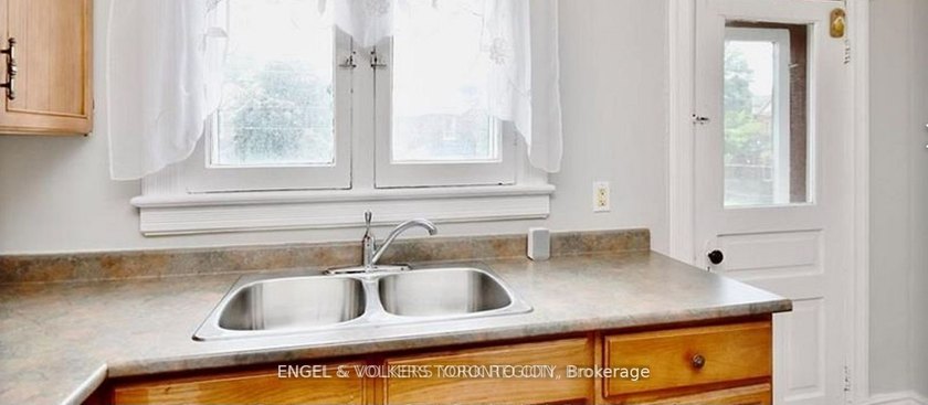 Legal Duplex in Prime Allandale Location Steps to the Water &amp; GO - photo 6