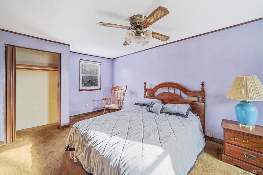 This cute and cozy Farmhouse sits high on a hill on 1.14 acres - photo 17