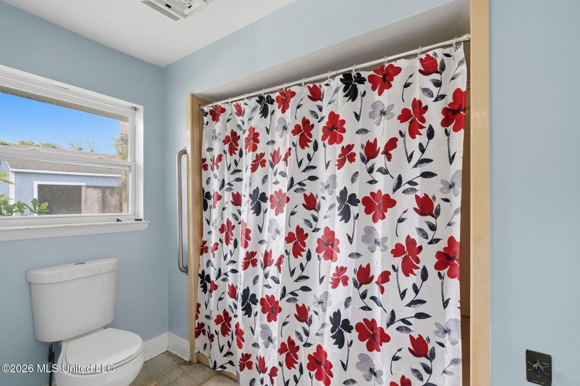 This 3-bedroom, 3-bathroom residence offers the perfect blend of - photo 18
