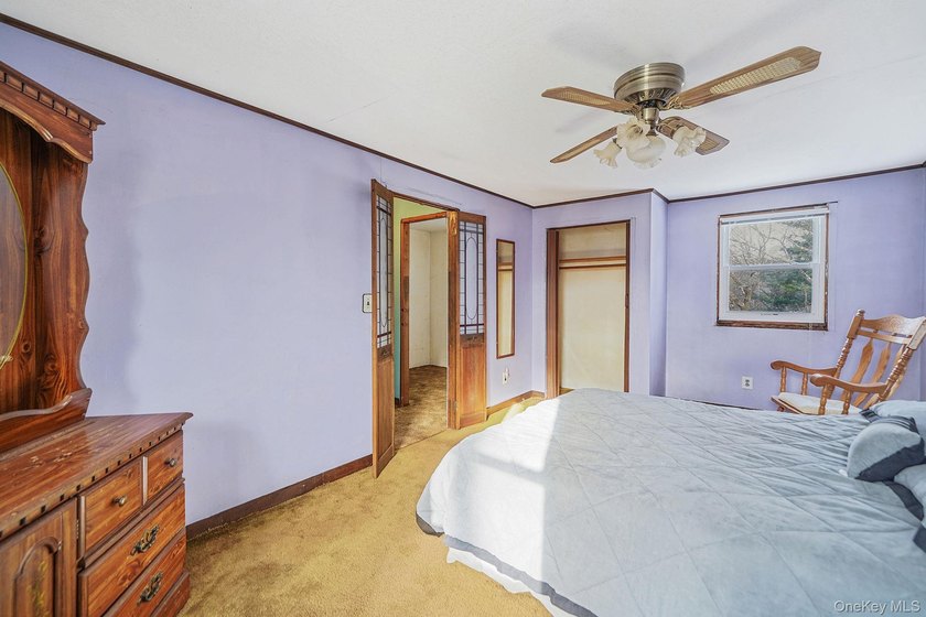 This cute and cozy Farmhouse sits high on a hill on 1.14 acres - photo 18