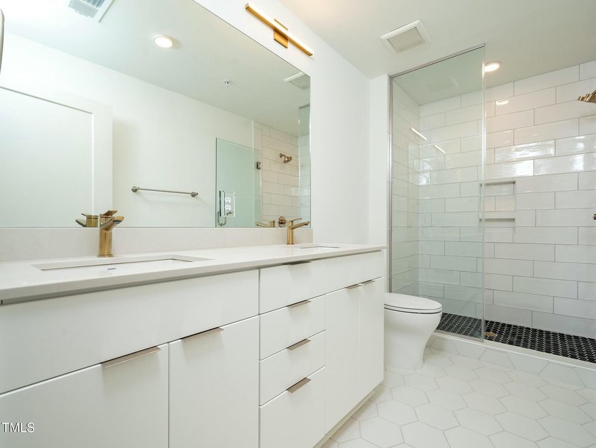 Nice Condominium unit In great location in Down Town Raleigh - photo 14