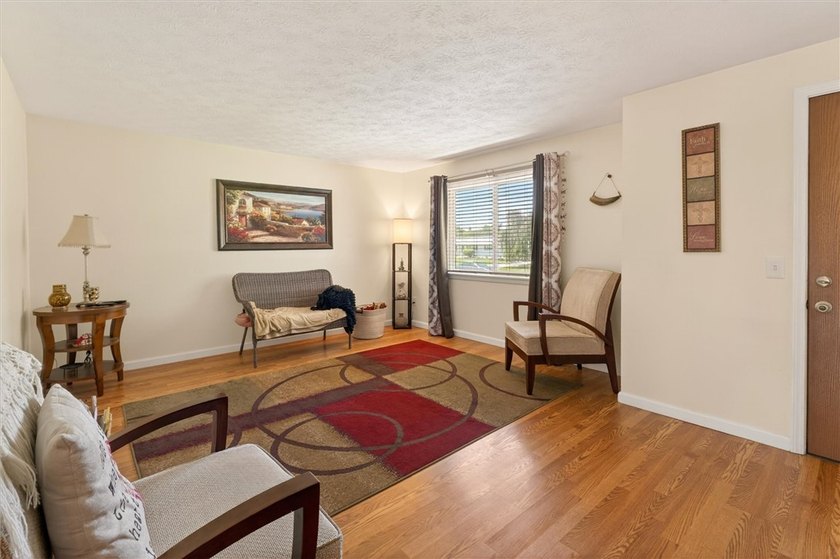 Beautifully maintained 3-bedroom, 1.5-bath ranch ready for its - photo 17