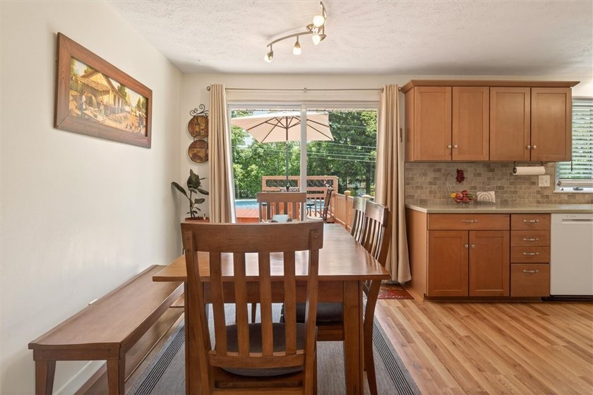 Beautifully maintained 3-bedroom, 1.5-bath ranch ready for its - photo 21