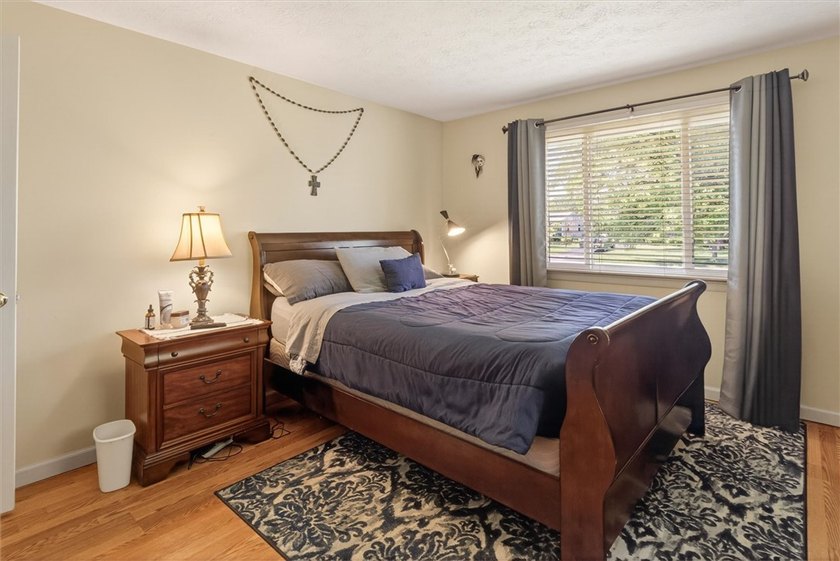 Beautifully maintained 3-bedroom, 1.5-bath ranch ready for its - photo 30