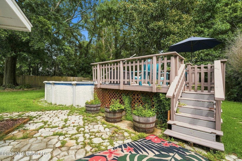 Discover your own private oasis in the charming Heron Bayou - photo 31
