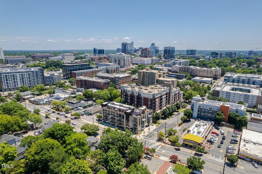 Nice Condominium unit In great location in Down Town Raleigh - photo 33