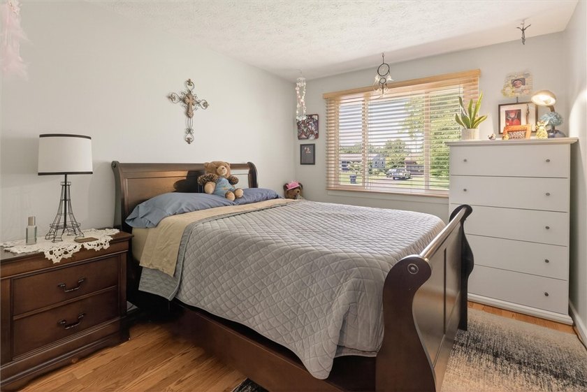 Beautifully maintained 3-bedroom, 1.5-bath ranch ready for its - photo 36