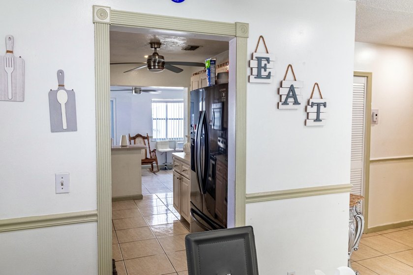 Charming Home with Attached Studio in Vibrant West Palm Beach - photo 16