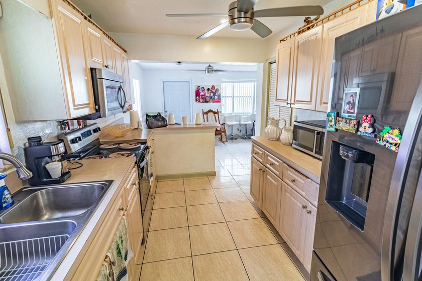 Charming Home with Attached Studio in Vibrant West Palm Beach - photo 17