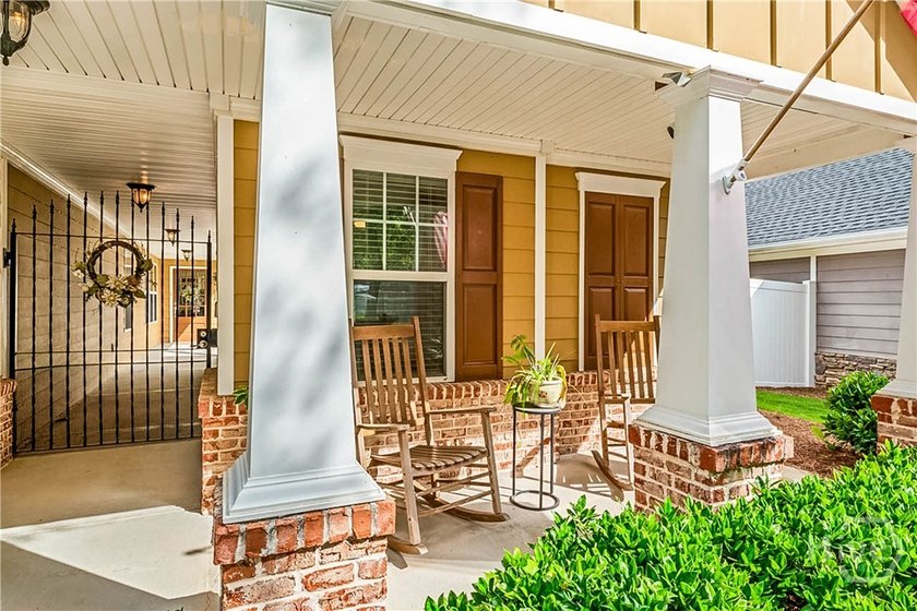 Recently enhanced with a beautifully updated owner's suite - photo 3