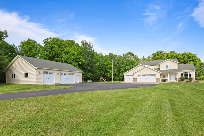 Private 10-acre country property featuring a 4 bed, 4 bath home - photo 2