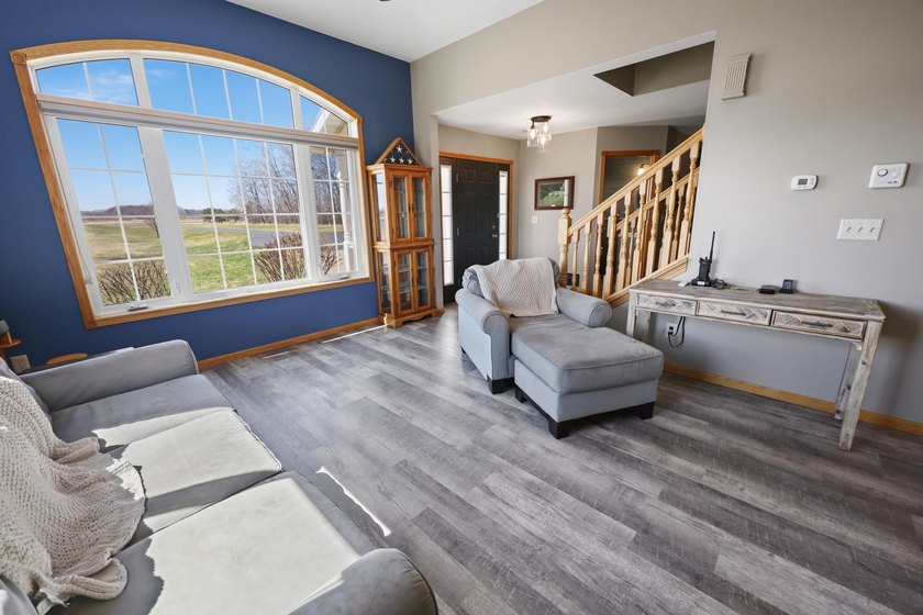 Private 10-acre country property featuring a 4 bed, 4 bath home - photo 6