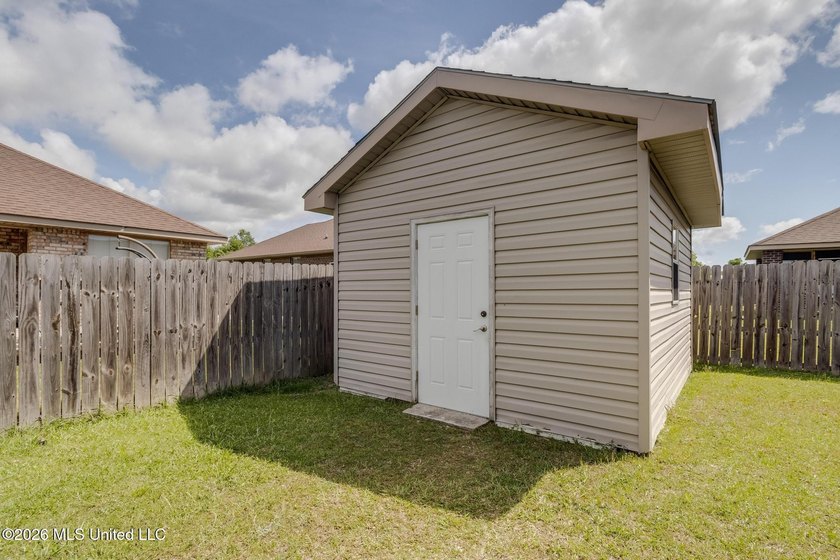 Welcome to 18028 Canal Landing Drive in Canal Crossing! This - photo 23