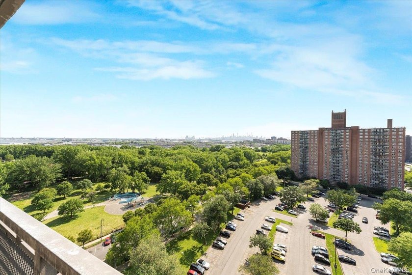 Step into this beautiful one-bedroom in a high rise building - photo 12