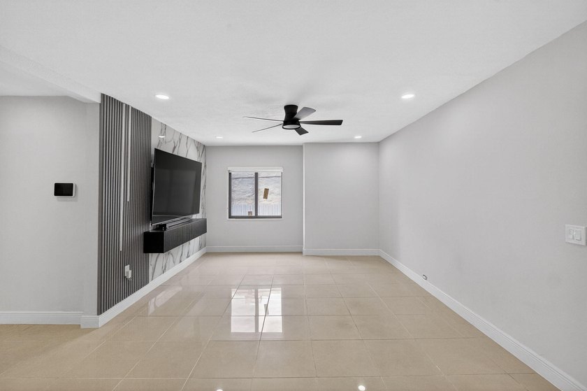 BRING YOUR BEST OFFERS. MOTIVATED SELLER! 3Br + Den(can be used - photo 14