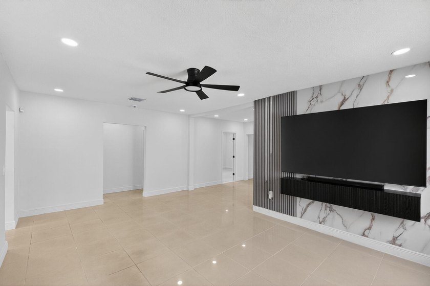 BRING YOUR BEST OFFERS. MOTIVATED SELLER! 3Br + Den(can be used - photo 15