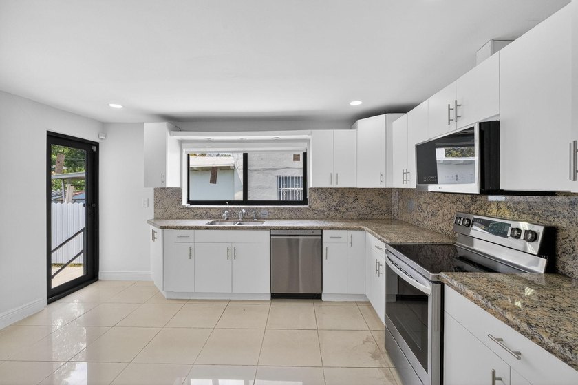 BRING YOUR BEST OFFERS. MOTIVATED SELLER! 3Br + Den(can be used - photo 21